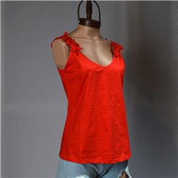 Mujer musculosa lycra bretel guipur flor