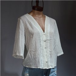 Mujer Blusa plumeti frente guipur botones forrados