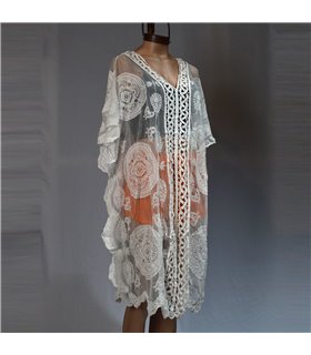 Mujer vestido tull bordado combiando guipur
