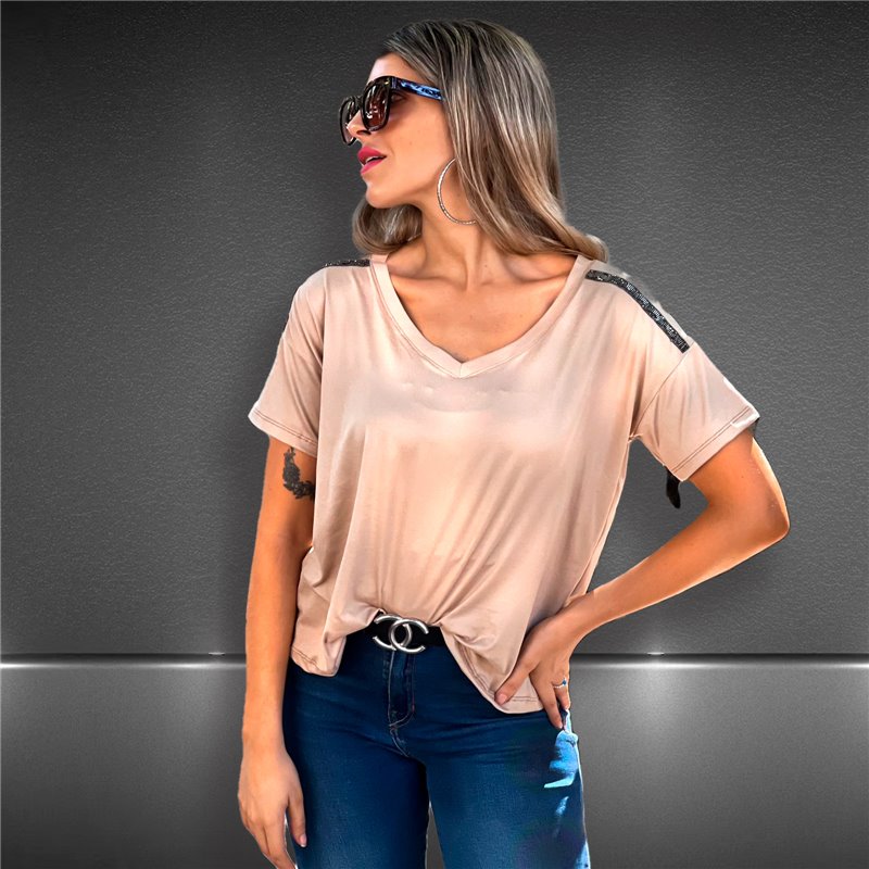 Mujer Remera modal gamuzado liso hombro charretera escote V - FRA