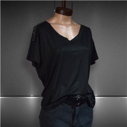 Mujer Remera modal gamuzado liso hombro charretera escote V - FRA