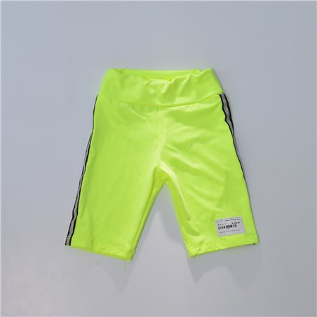 Nena calza ciclista tiras al costado