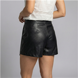 Mujer short pollera engomada detalle cadena - MO