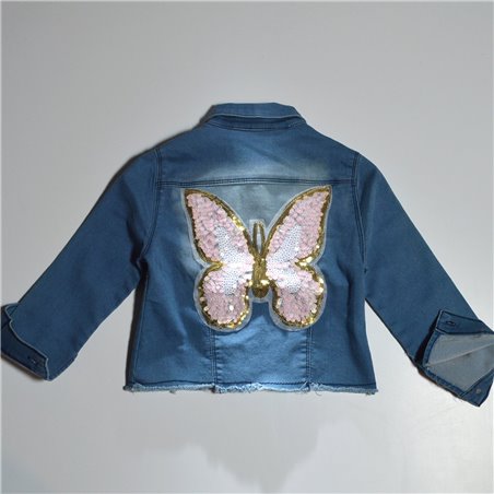 Nena campera jean sin ruedo estampa en espalda mariposa lentejuelas