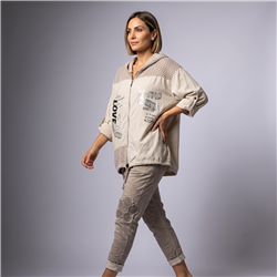 Mujer campera creep combinada guipur capucha frente letras ITA - IB
